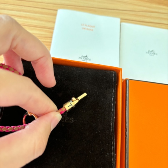 HERMÈS Leather Glenan Wrap Bracelet Rose - Picture 3 of 4